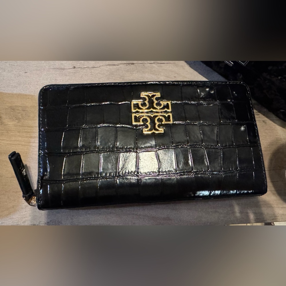 Tory burch large wallet